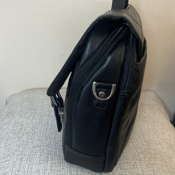 Samsonite Colombian Black Messenger Leather Flapover Bag - Picture 4 of 12
